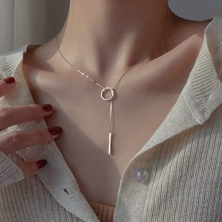 Circle And Bar Hold Chain Necklace | Color: Gold |
