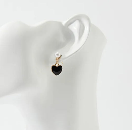 Heart pearl earrings