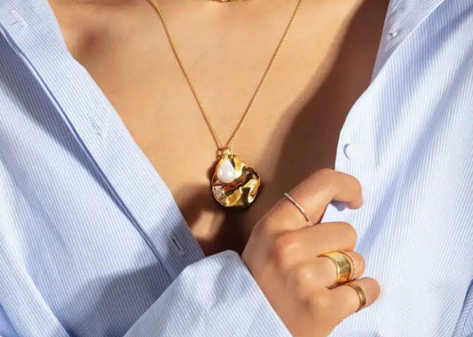 Shell and Pearl Necklace Set