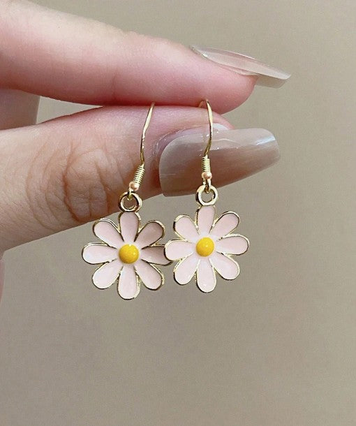1pair Simple And Fresh Daisy Pendant Earrings For Women